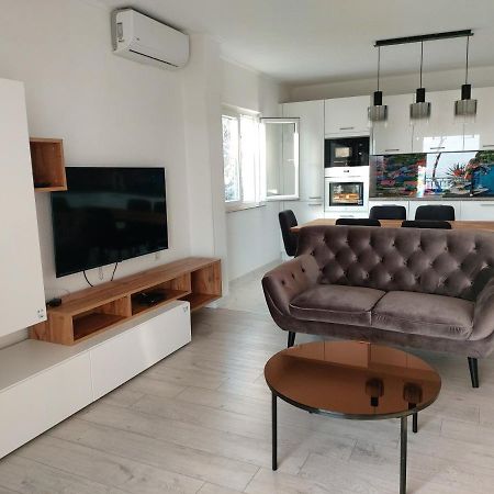 Apartment Franic Sucuraj Exterior photo