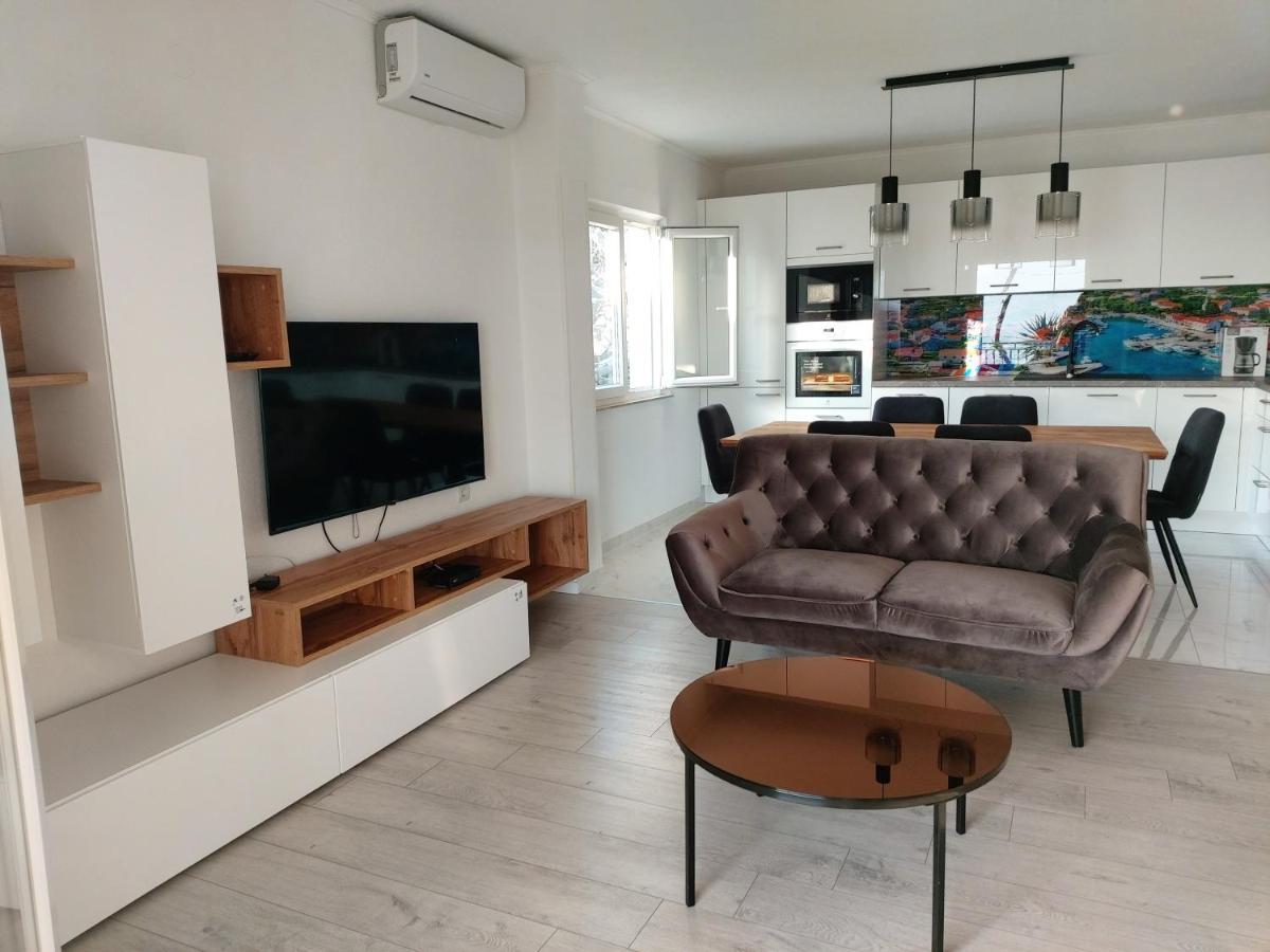 Apartment Franic Sucuraj Exterior photo