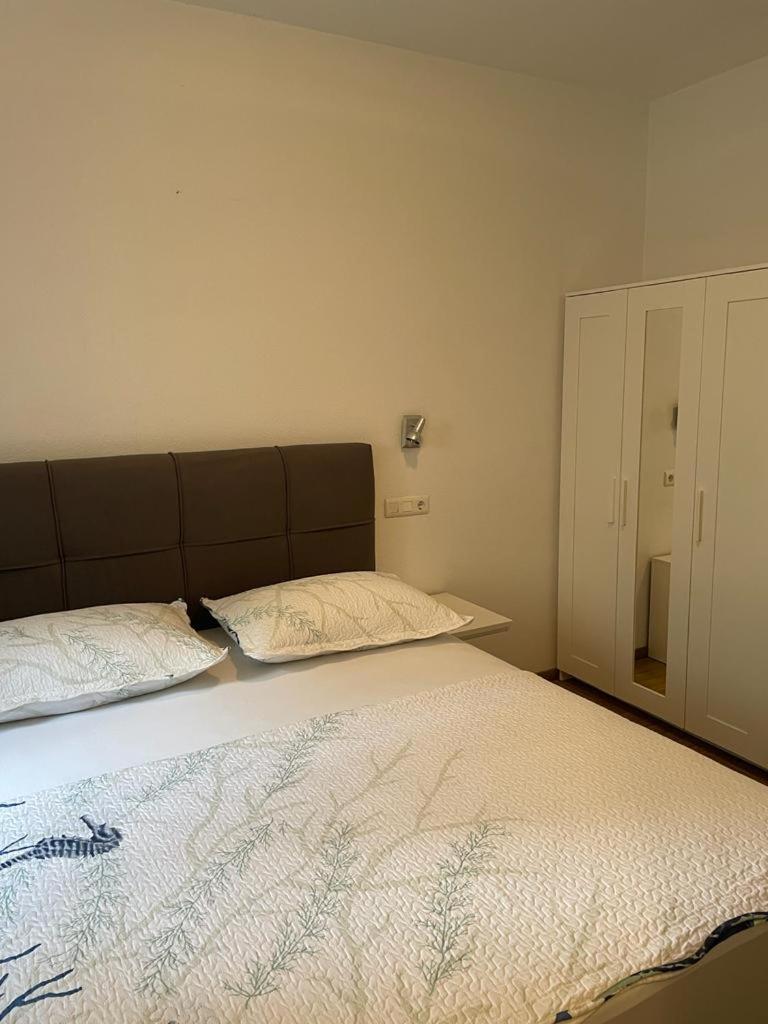 Apartment Franic Sucuraj Exterior photo