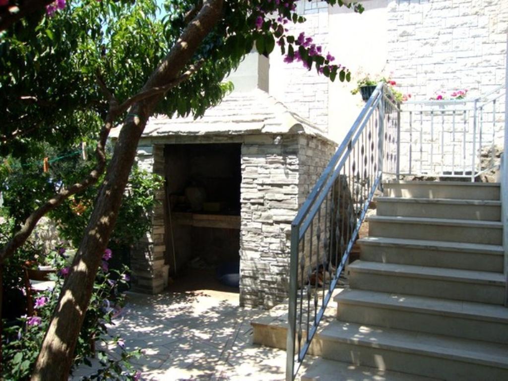 Apartment Franic Sucuraj Exterior photo